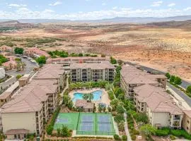 Resort Pool and Hot Tub Modern Condo in St George!