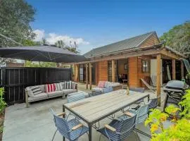 Luxurious Simplicity - Matarangi Holiday Home