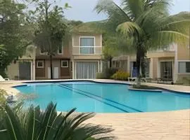 Agradável Casa em Cond de frente para a Praia Rasa