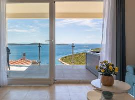 Villa Danijela with private Jacuzzi and parking, hotel en Vinišće