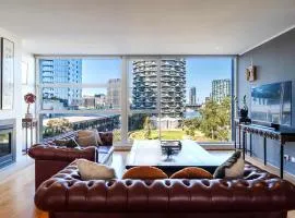 Luxury 4B Docklands Penthouse water city views