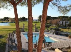 Appartement climatisé en Provence, à deux pas du Golf de Pont Royal - FR-1-658-35