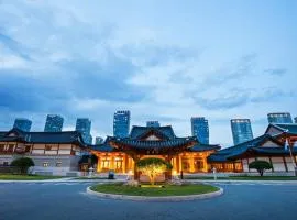 Gyeongwonjae By Walkerhill