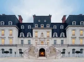 Louie Castle Sycamore Hotel