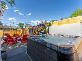 Denver Luxe Funhouse, Hot Tub, Mini Golf, Theater