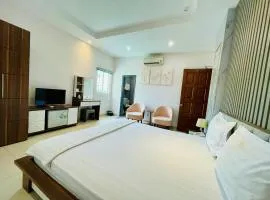 Michelle Hotel