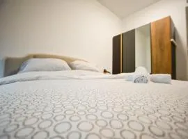 2BR iCity Near Themepark Parking Wifi Netflix