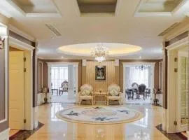 Hangzhou The First World Hotel