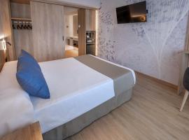 Hotel Mar Blau, hotel v destinaci Calella