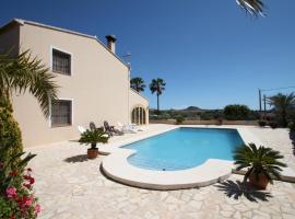 Finca Cantares - holiday home with private swimming pool in Benissa, hotelli, jossa on uima-allas kohteessa Benissa