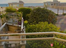 Bulle d amour, Hotel in Granville