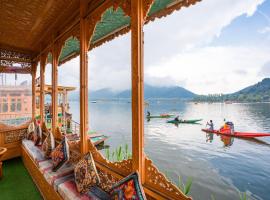 Moustache Houseboat Srinagar, Hotel in Srinagar