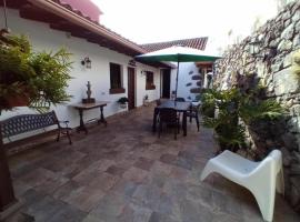 Confortable Alojamiento para 2 con Piscina، فندق في San Pedro de Daute