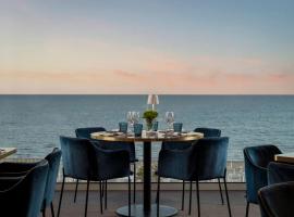 Hotel Lungomare, hotel em Riccione