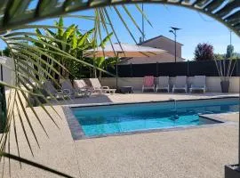 Villa des Oliviers Sublime villa avec piscine chauffée et privée et baby foot