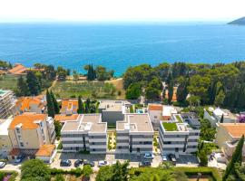 LUX Holiday Apartment on KASUNI Beach in Split, hotel ve Splitu
