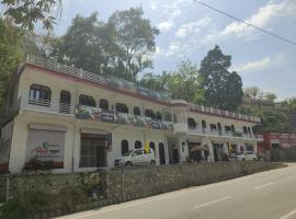 Mahadev Hotel And Restaurant, hotel v destinaci Rudraprayāg