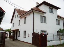 Akác Apartmanház