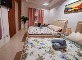 A1 1 Bedroom 2 Queen Size Beds Apartment Transient House near USEP Obrero Abreeza Mall
