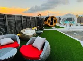 Luxury Hills 1500ｍ2超絶景パティオ サウナ BBQ 駐車場4台 プール ペット 空港そば