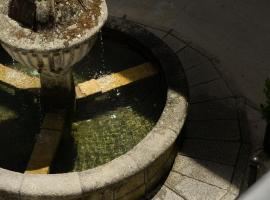 La Plaza, acomoda&ccedil;&atilde;o com cozinha em Herv&aacute;s