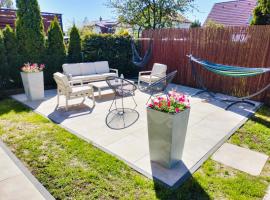 Rodzinny dom wakacyjny 95 m2 nad jeziorem – hotel w Charzykowach