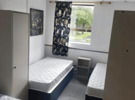 Pleasant Budget Friendly 6 Bed Shared Room Dublin, ξενοδοχείο στο Δουβλίνο
