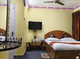 Daisy and Iris- 2 Specious 1Bhk Full Furnished AC Apartments Managed by Hotel Airways