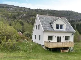 Lovely Home In Sørbøvåg
