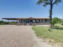 Hunt, Fish, Unwind Countryside Escape in Texas!