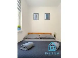 Blue Room 2 minutes to City Center Gdynia & Seaside
