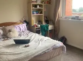 Glasgow cozy Room
