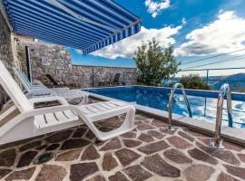 Poolhouse Wowox