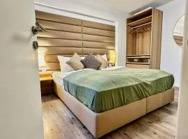 Innere Stadt I City Centre I Designer Flat