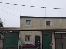 Depto amplio con entrada para auto, calefaccionado