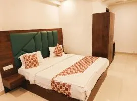 Hotel Grand Loft plaza Near IGI Airport