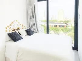 Louis Luxury Apartment、ダナンにあるダナン国際空港 - DADの周辺ホテル
