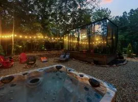 Luxury Mirror Cabin-Private-Hot Tub-FirePit