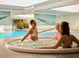 Waterlane Riverside SPA, Pool & Gym by Downtown Apartments