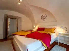 Moderne helle Ferienwohnung 1-6 Pers - Chasa32 in Guarda