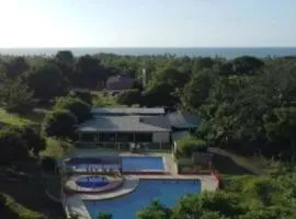 HOTEL CAMPESTRE CRISTALES cerca al mar
