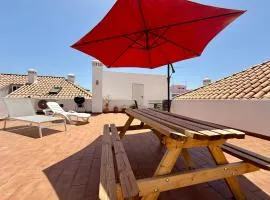 Sun & Terrace Tavira Escape - 10 mins City Center - 2 mins Train Station - Quiet