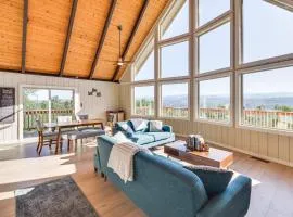 Deck and Views Scenic Yosemite Lakes Retreat