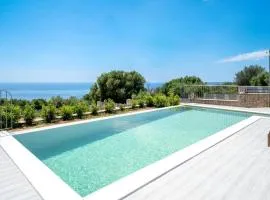 Villa Prasino by Villa Plus