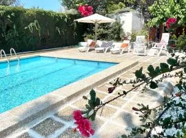 MASIA EN COSTA DORADA y CLIMATIZADA