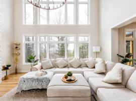 Shooting Star Lodge BBQ Firepit SPA Relax, khách sạn ở Lake of Bays