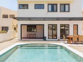 Lux 3bd Casa Anuiti, on golf, near beach, pool