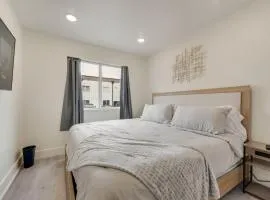 Stylish City Getaway Near Deep Ellum and Downtown