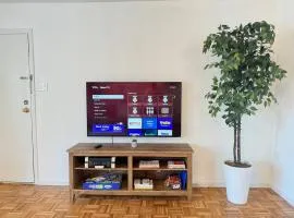Huge Place Minutes from NYC Parking Available