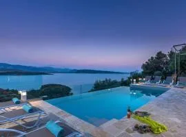 Villa Aurora Kerasia by Villa Plus